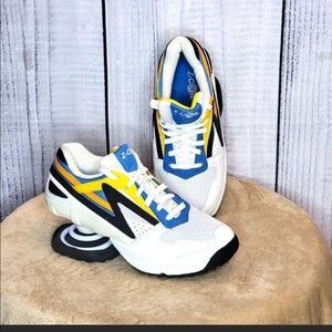 Z-coil excellent condition. Women’s US 7.